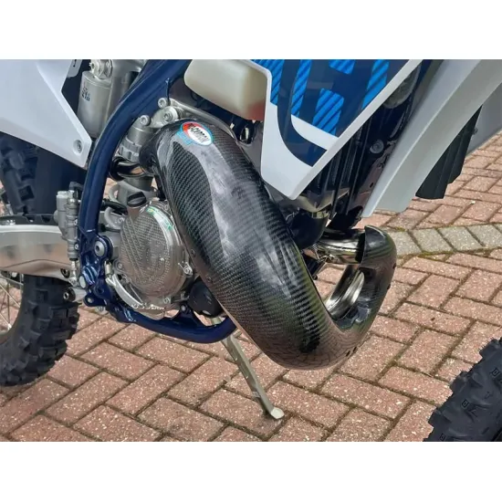 PRO-CARBON RACING Husqvarna Exhaust Guard / Pipe Guard – 2024-2025 TE 150 – Standard Pipe KT-EG-74