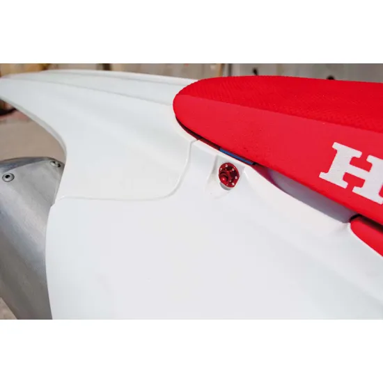 SEAT SCREWS