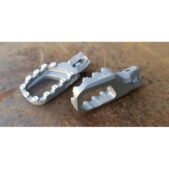 Hardline-X EVO-3 Stark Varg EX footrest #1