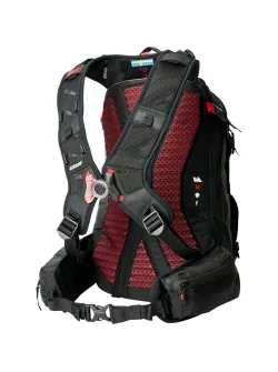 USWE Zippered VST 16L Daypack crni 5216080001