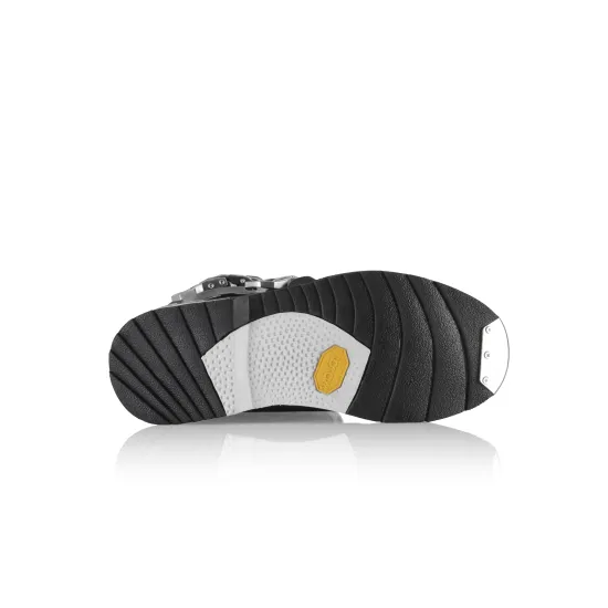 Black (090) #15